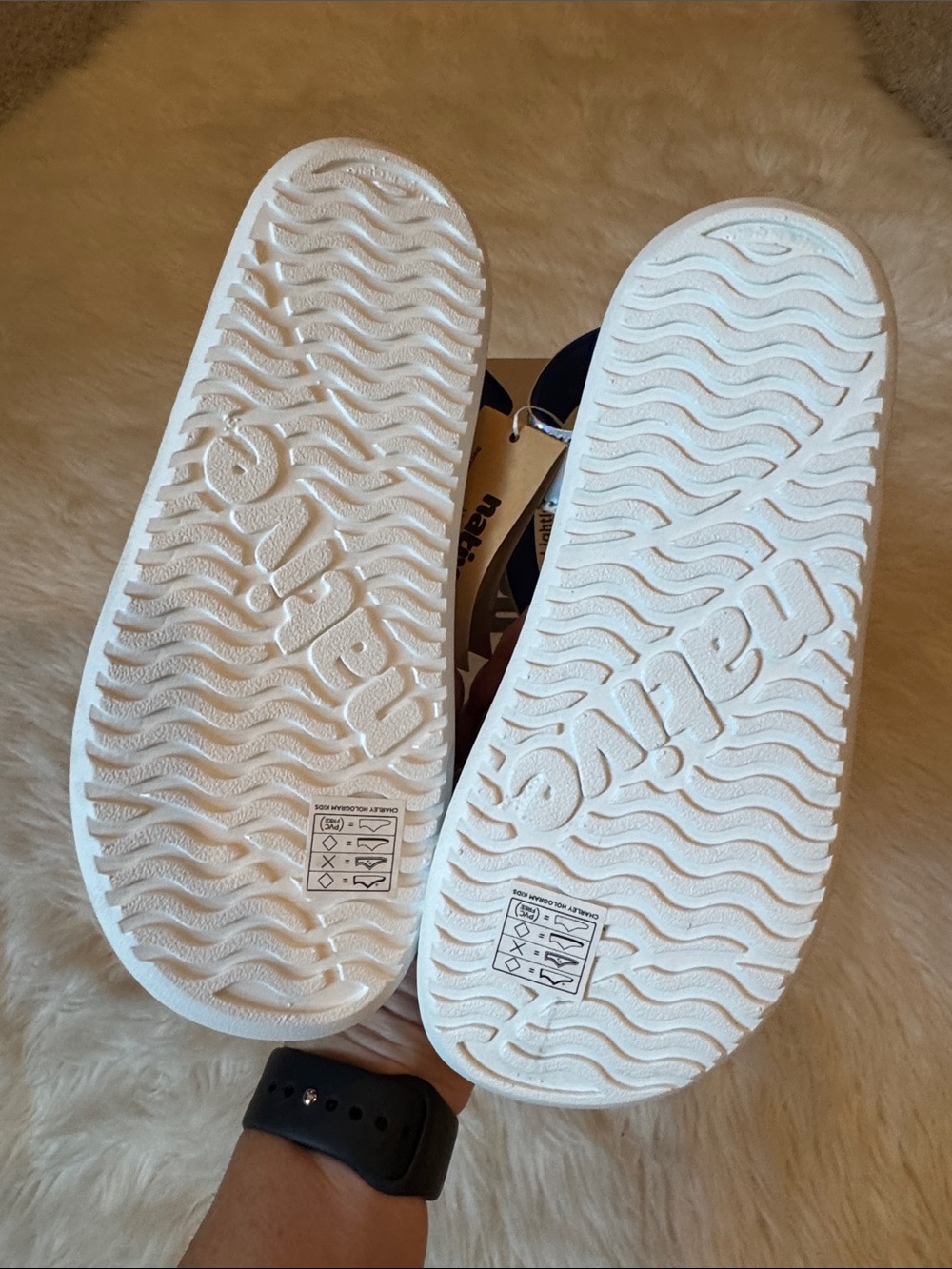 NWT Size 1 Native Shoes Kids Charley Holographic Sandal - Iridescent! - Picture 7 of 14